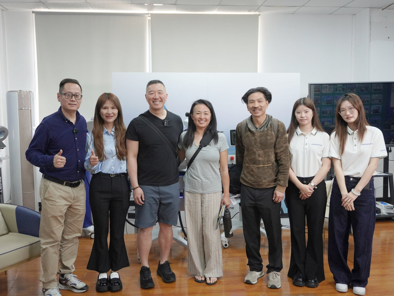 U.S. Physician Alex Visits Kaphaphysio to Explore PMST Technology and Pelvic Floor Therapy Applications